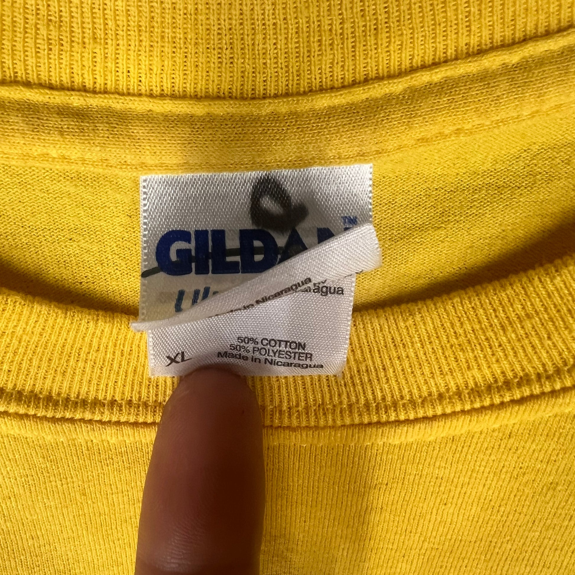 Gildan Ultra Cotton woven neck tag, size XL